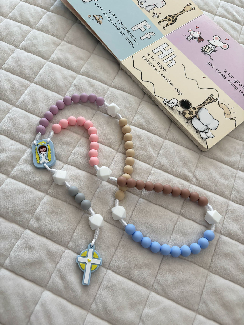 Rosario de silicón Pastel
