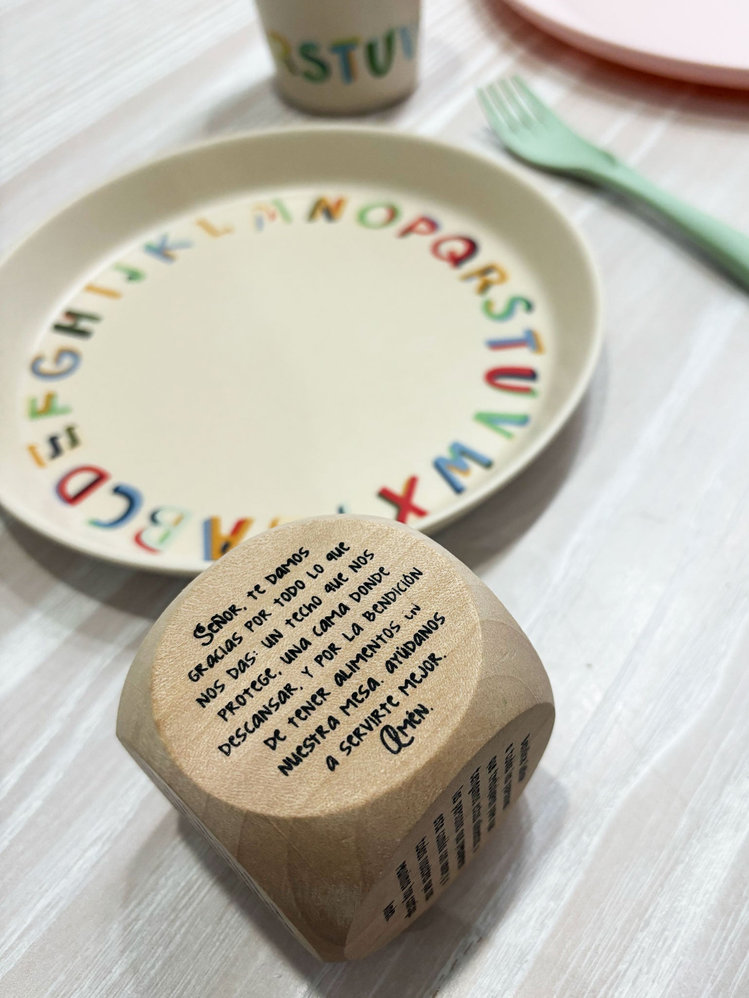 Cubo para bendecir la mesa